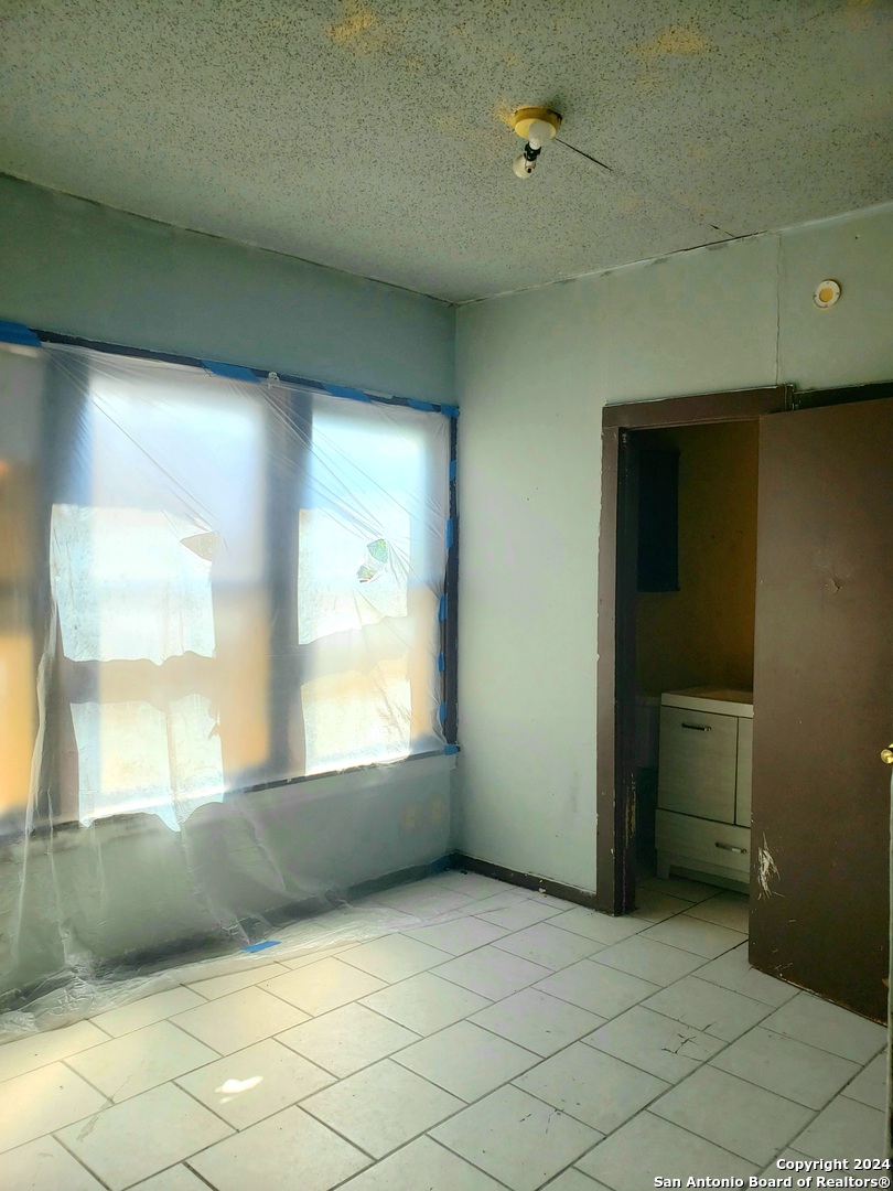 property viewer photo 12