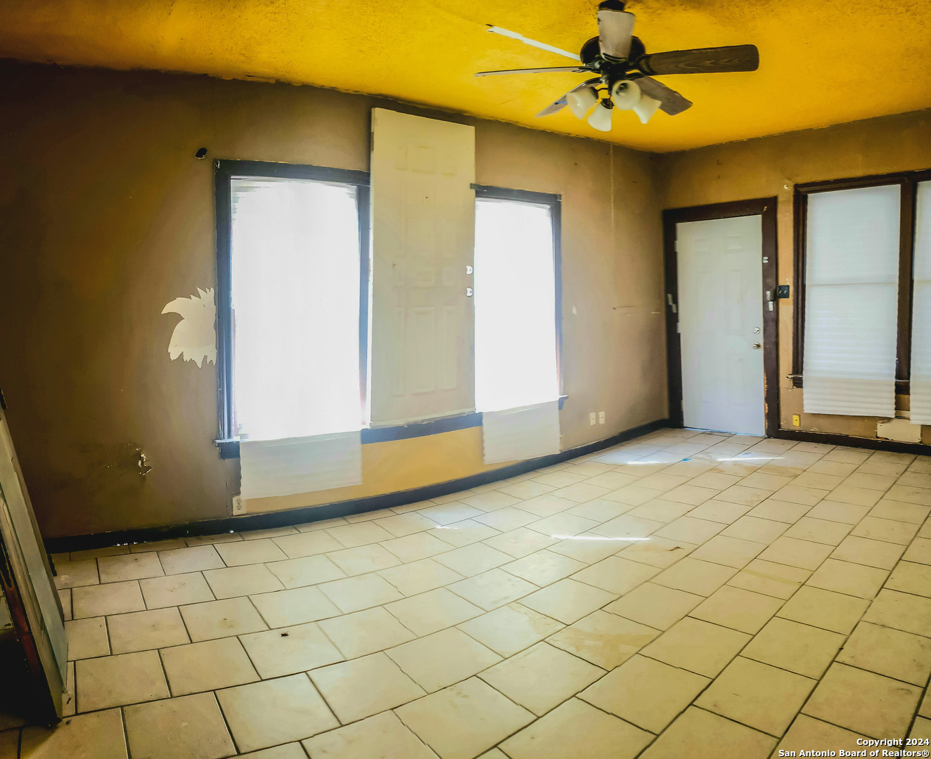 property viewer photo 2