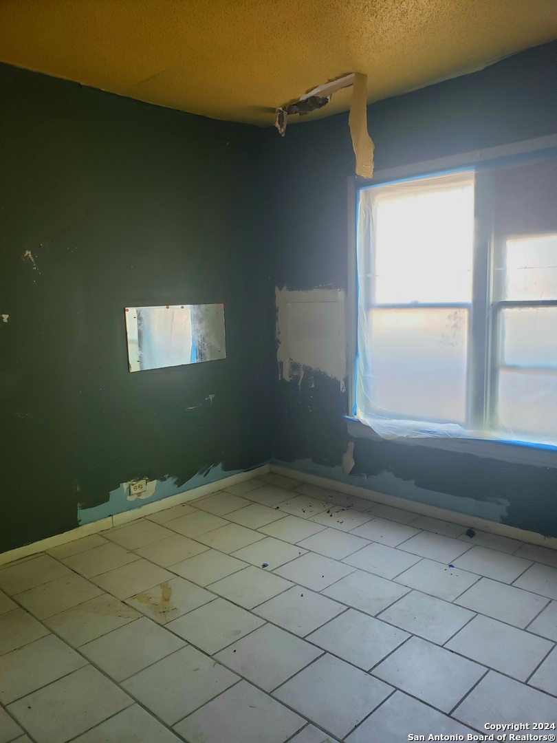 property viewer photo 7