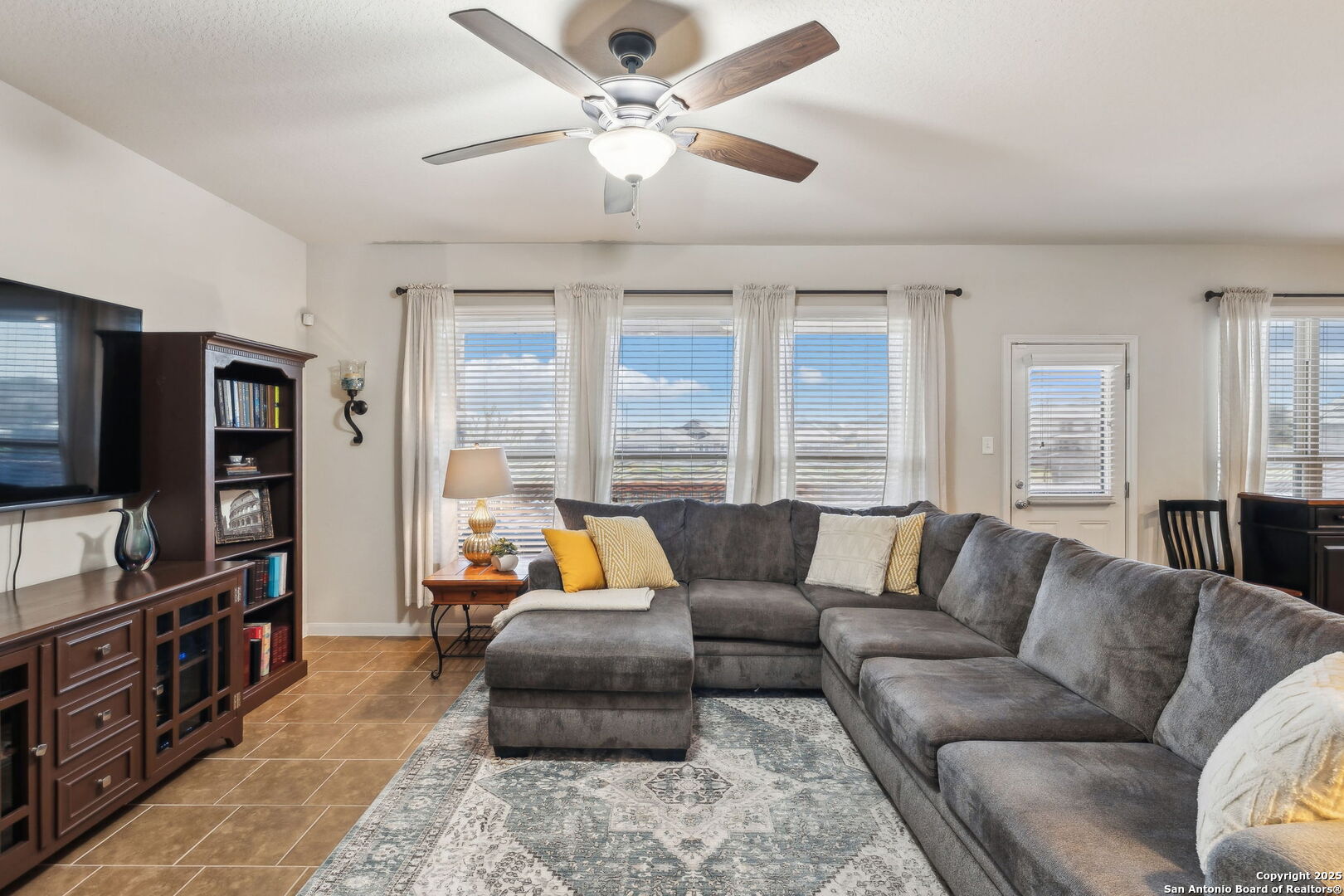 property viewer photo 11