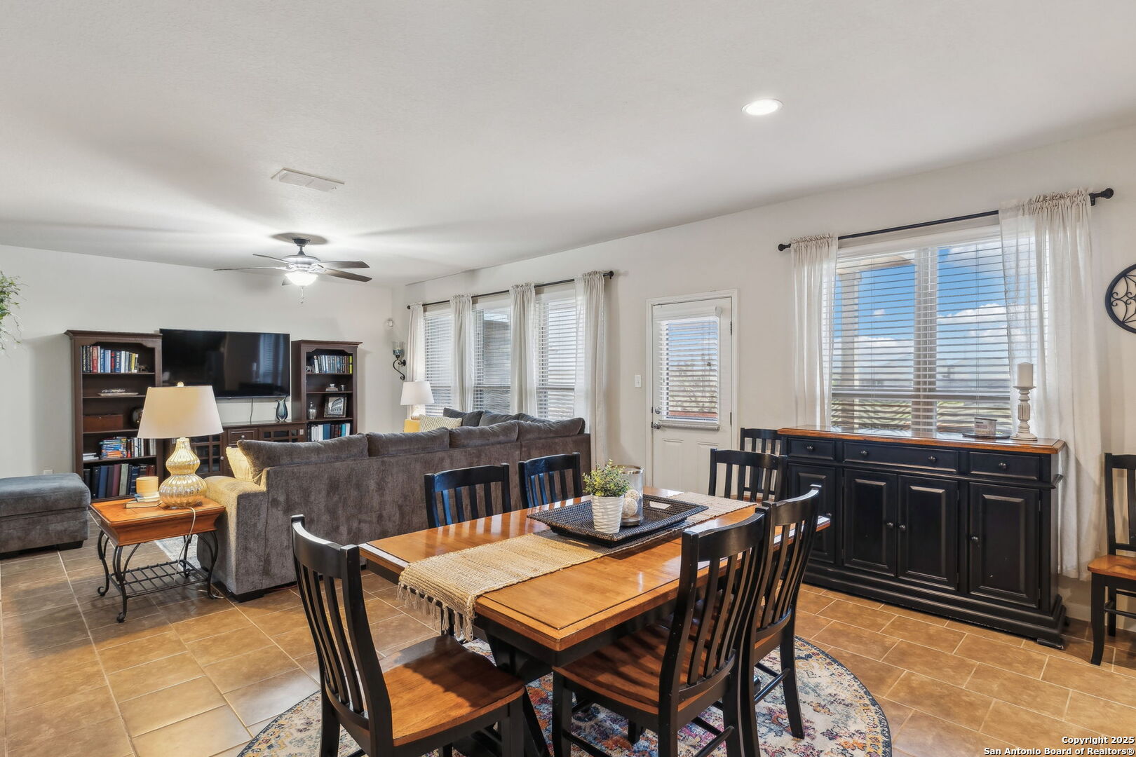 property viewer photo 17