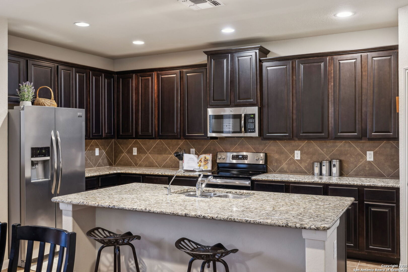 property viewer photo 18