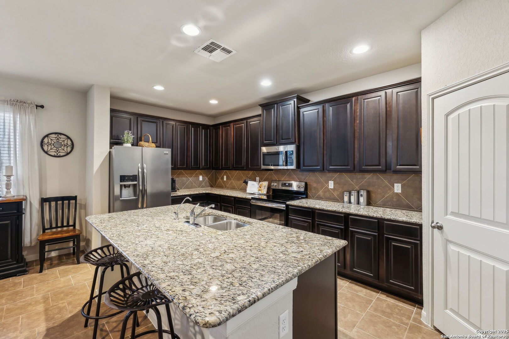 property viewer photo 20