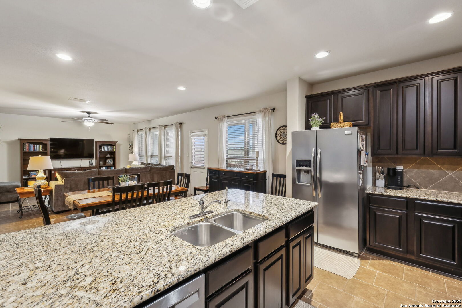 property viewer photo 22