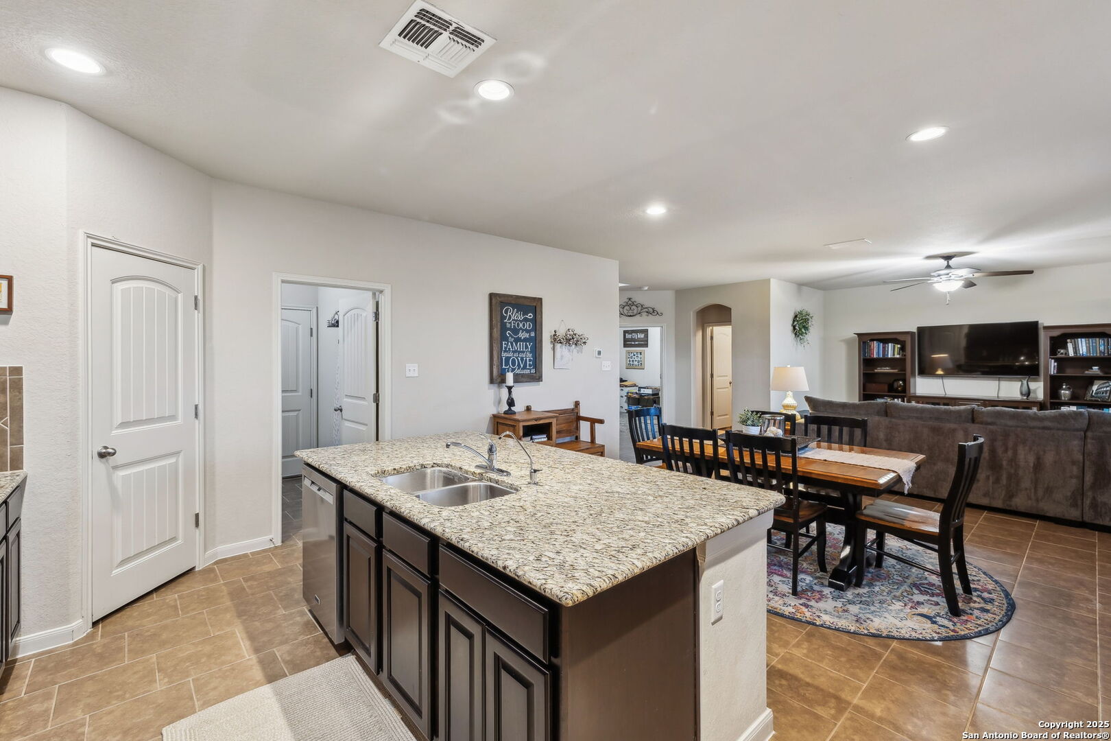 property viewer photo 23