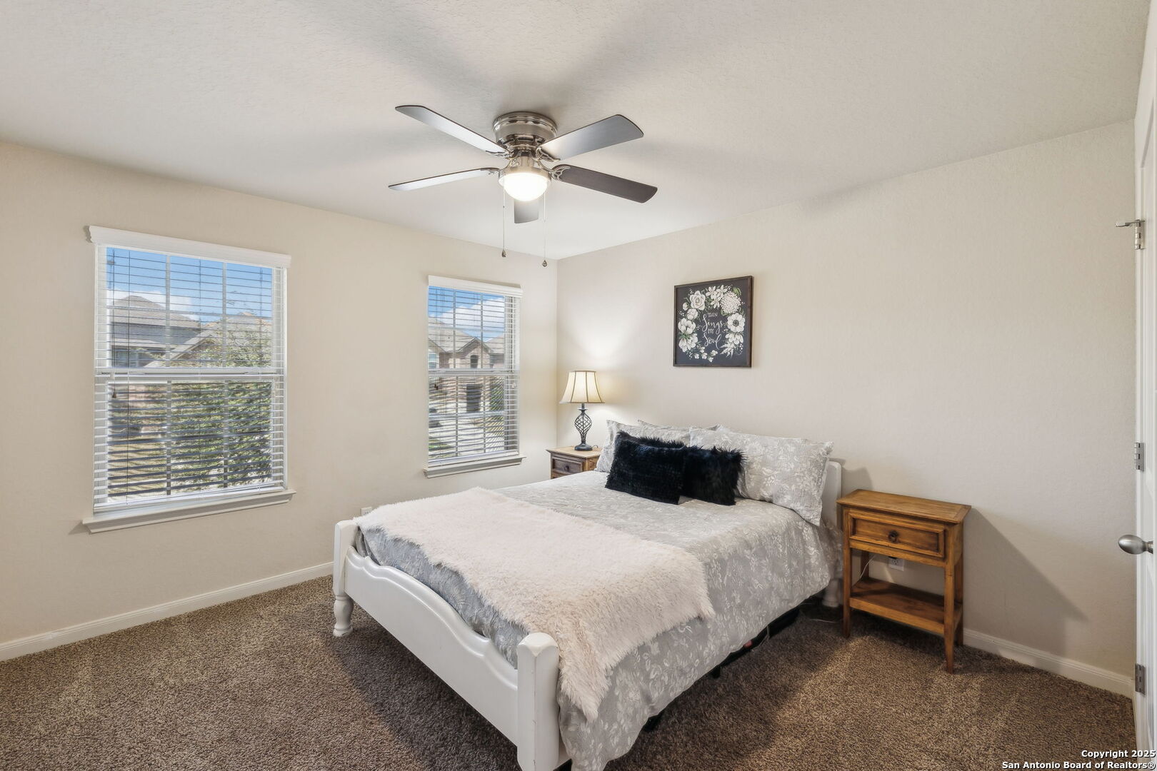 property viewer photo 32
