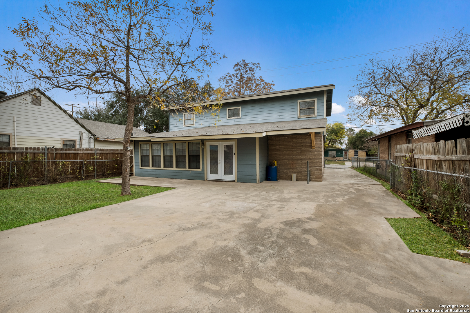 main property photo 12