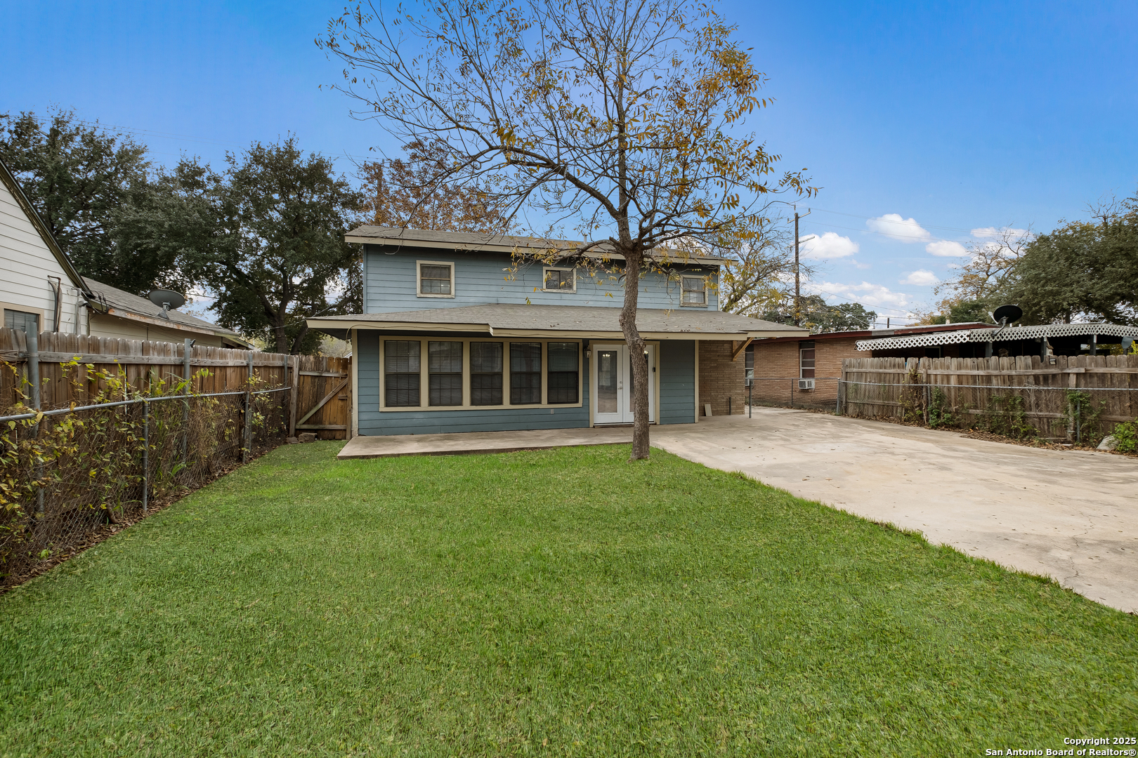 main property photo 13