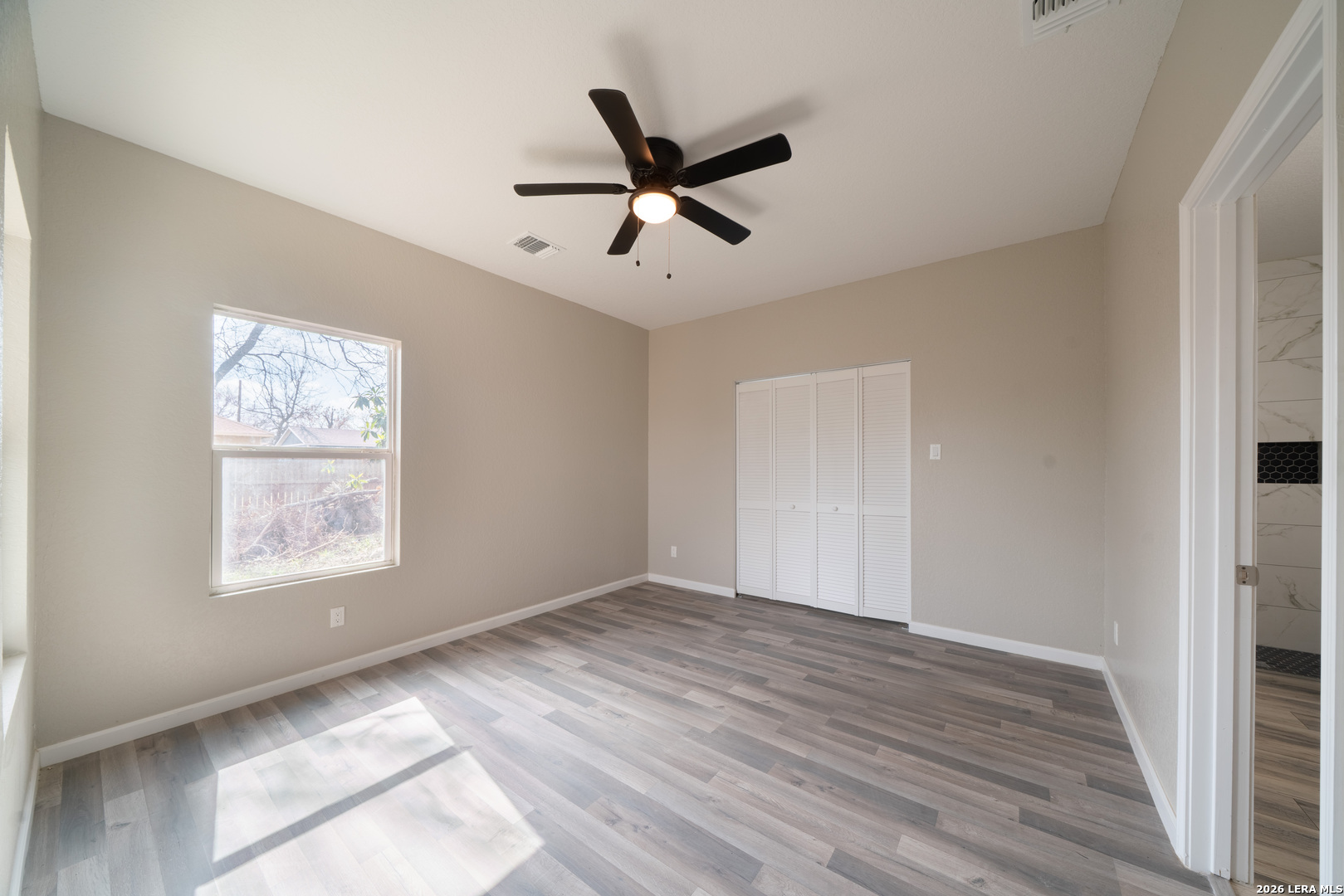 property viewer photo 21