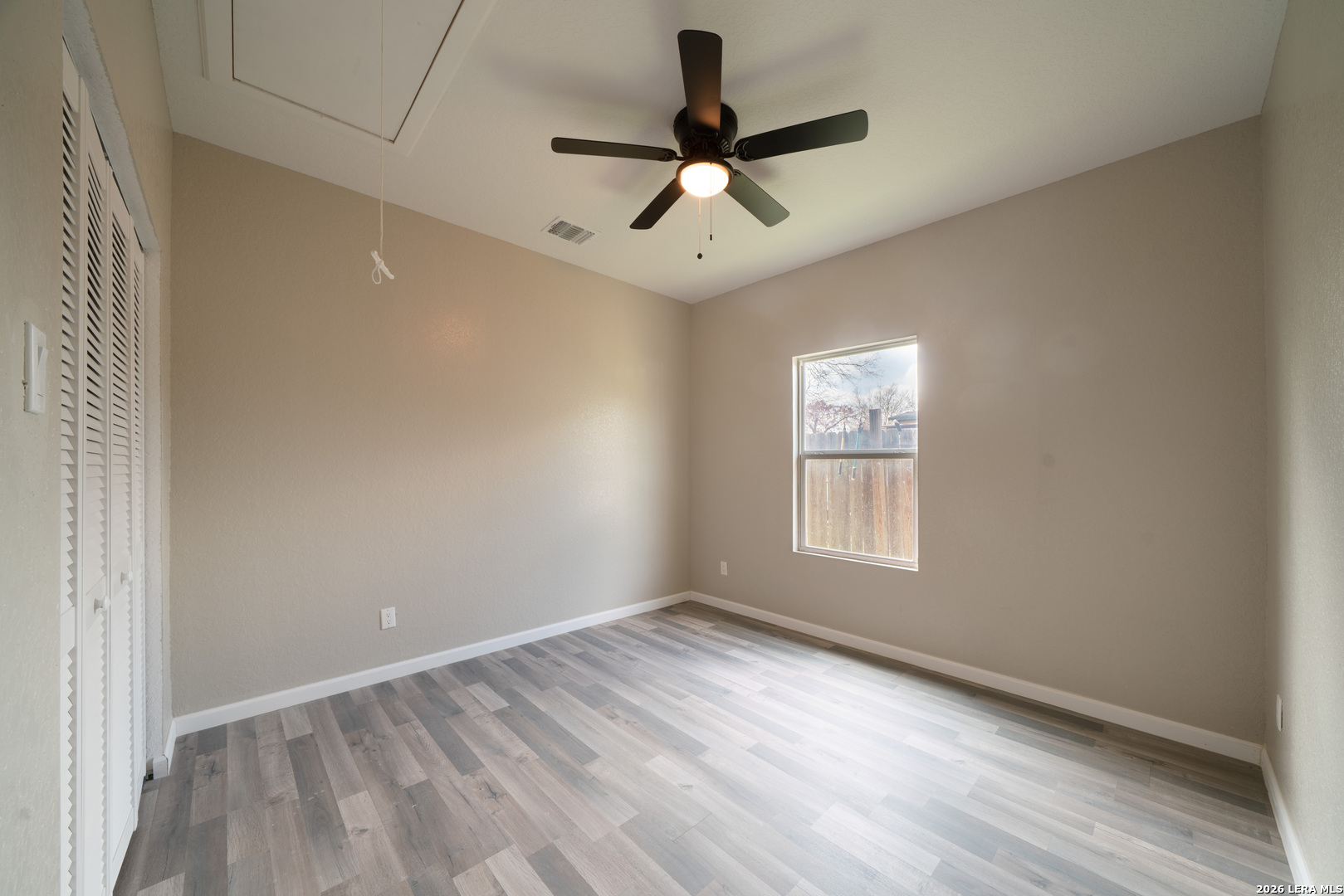 property viewer photo 26