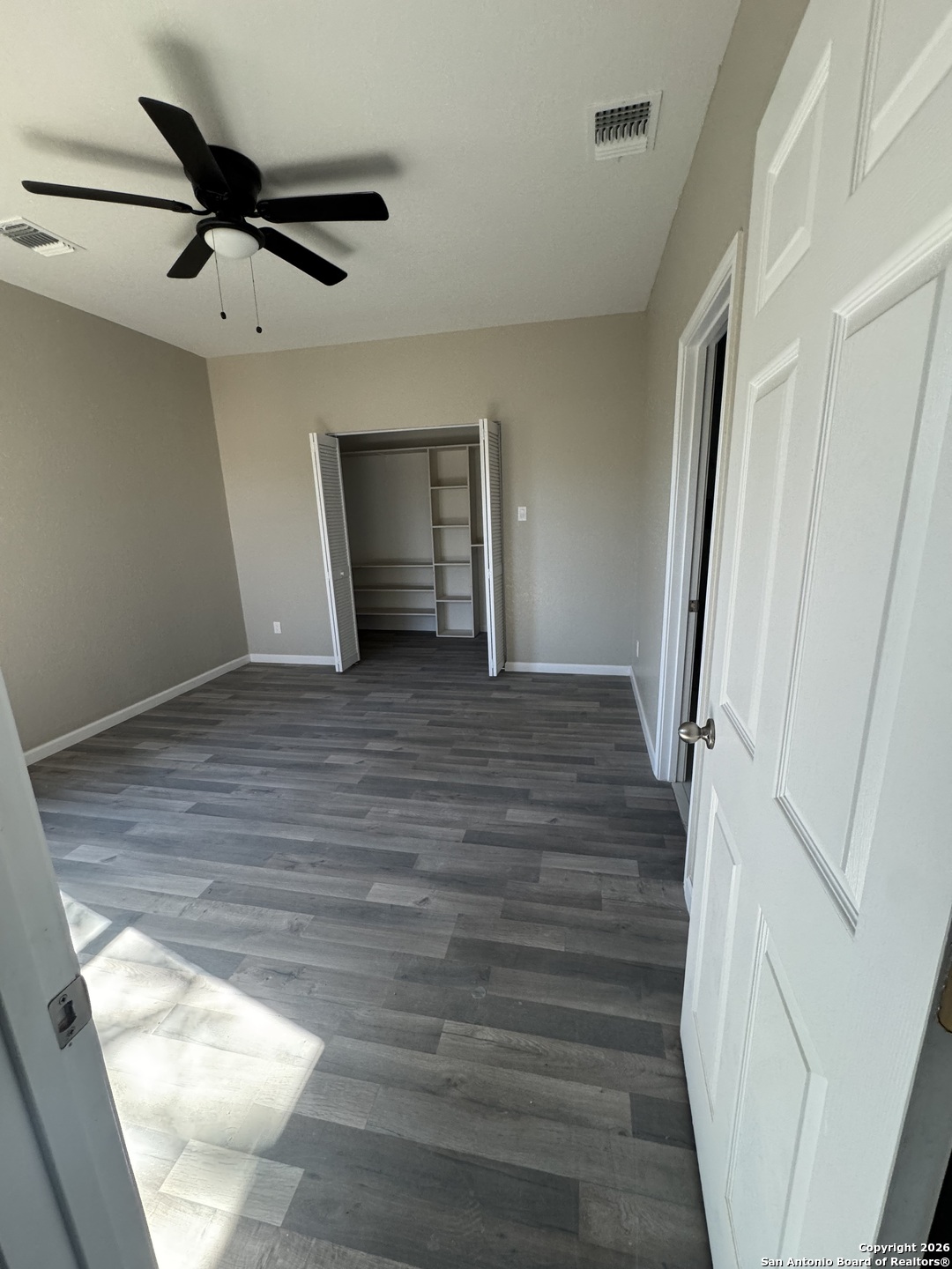 property viewer photo 3