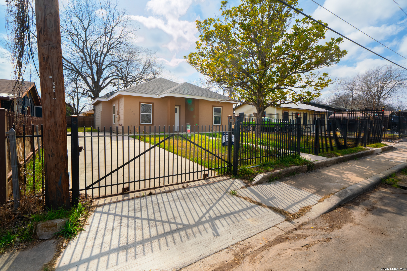 property viewer photo 30