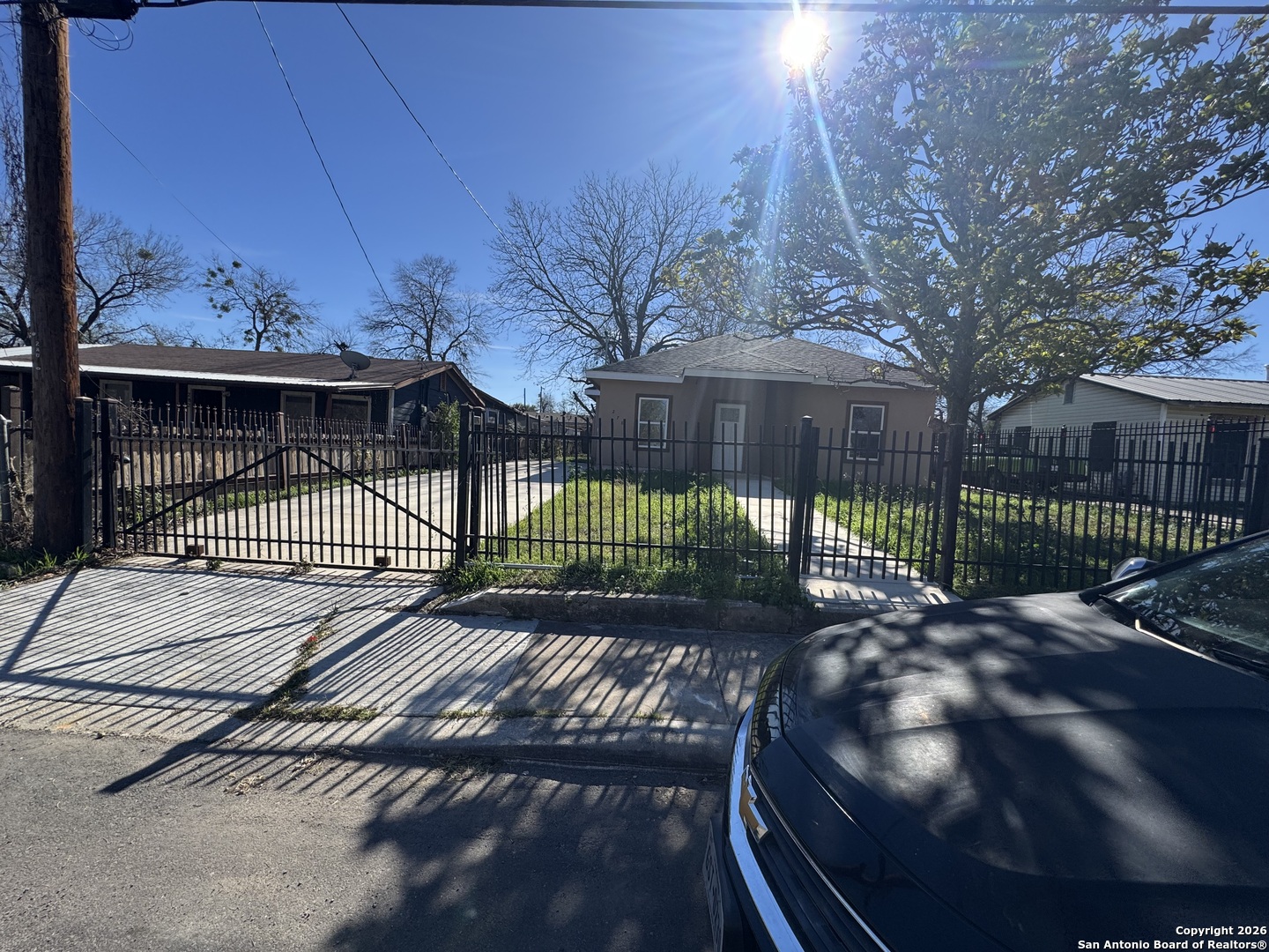 property viewer photo 7