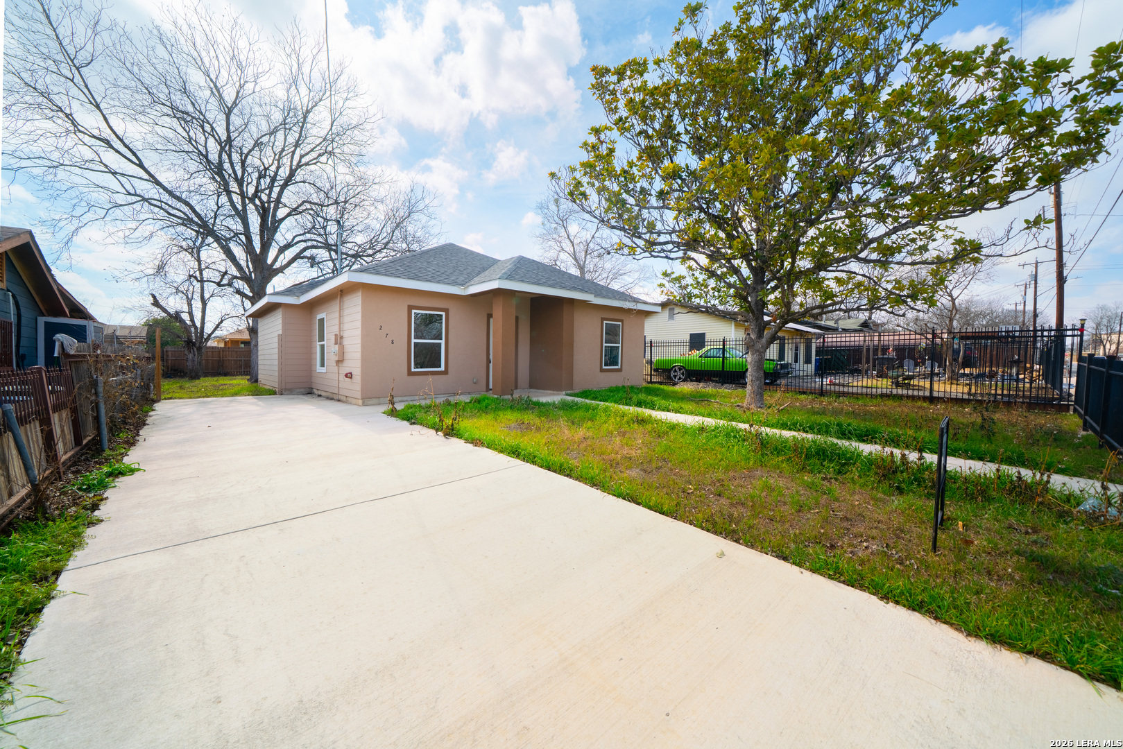 property viewer photo 9