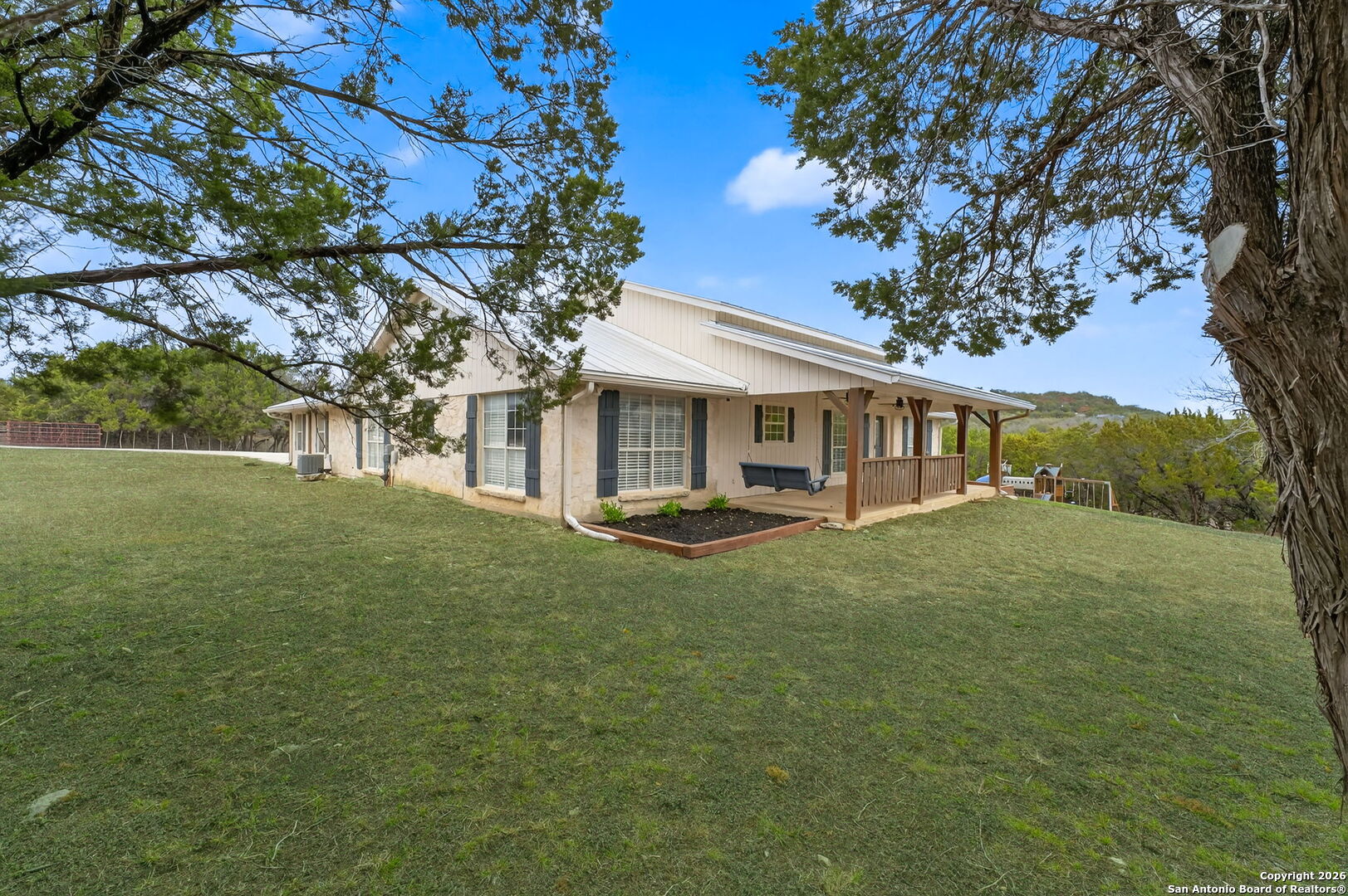 property viewer photo 1