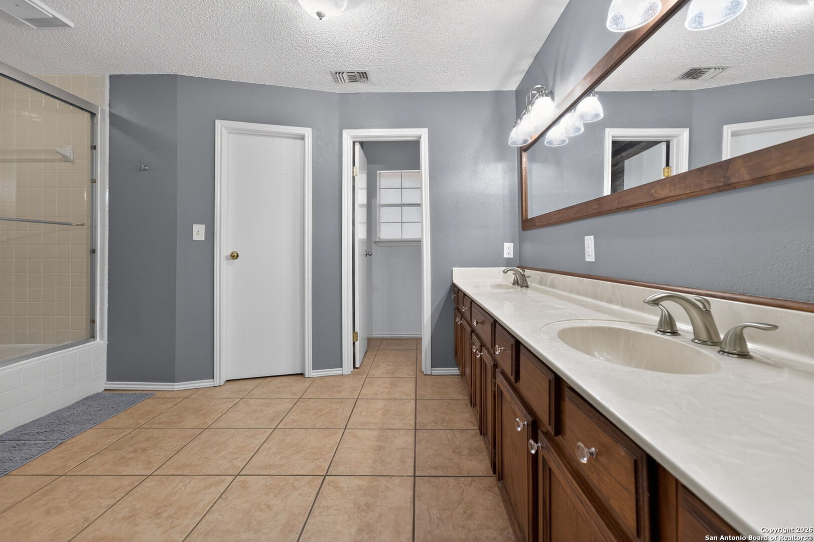 property viewer photo 23