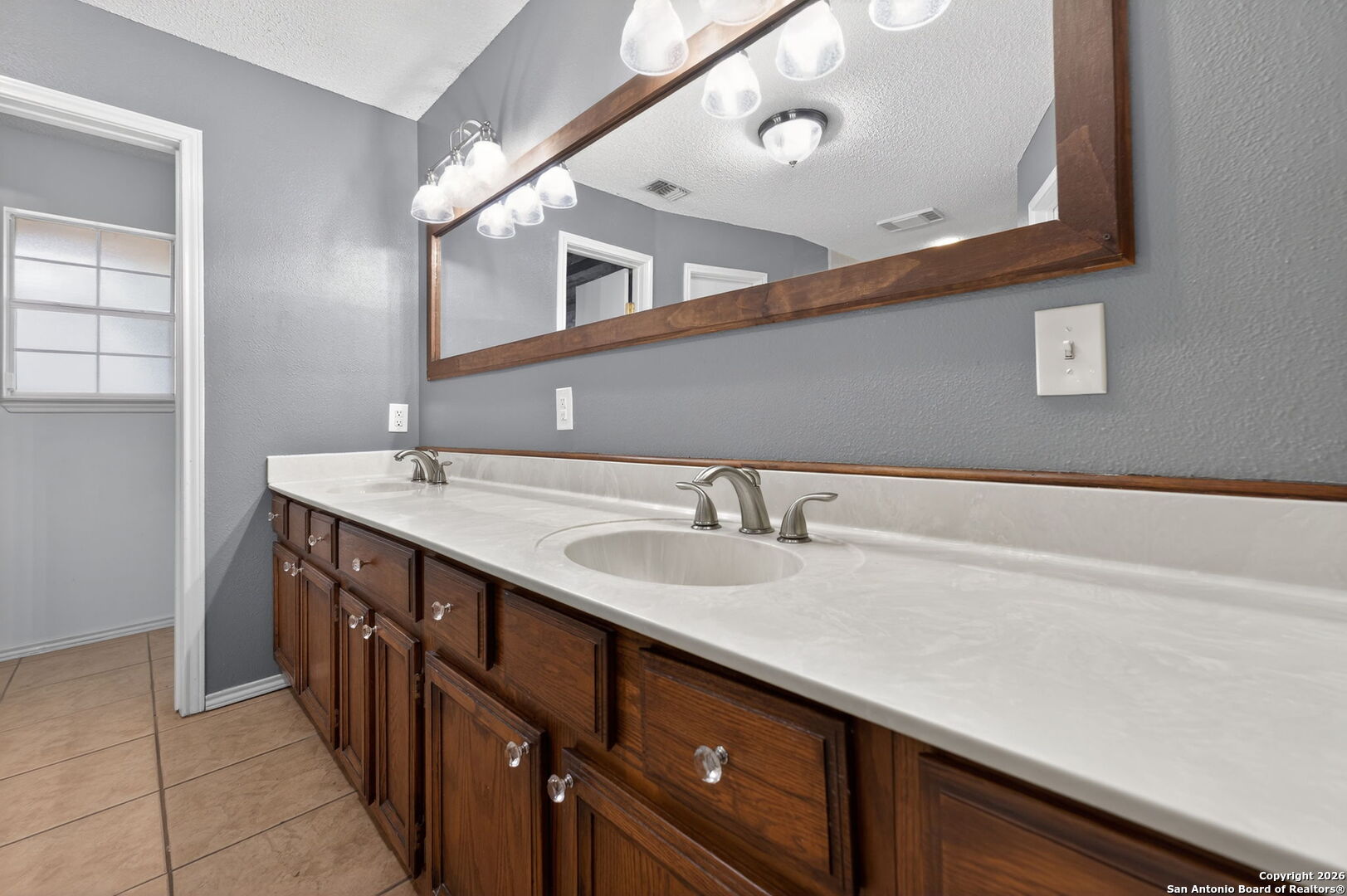 property viewer photo 24