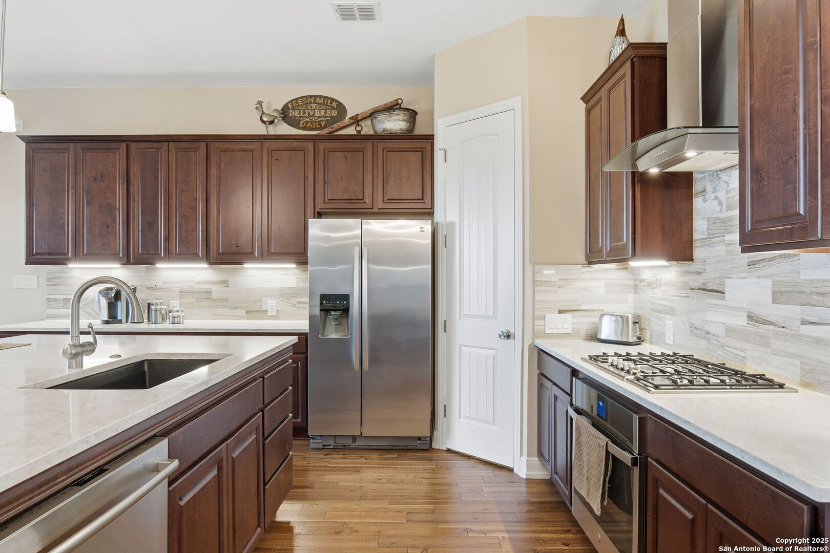 property viewer photo 10
