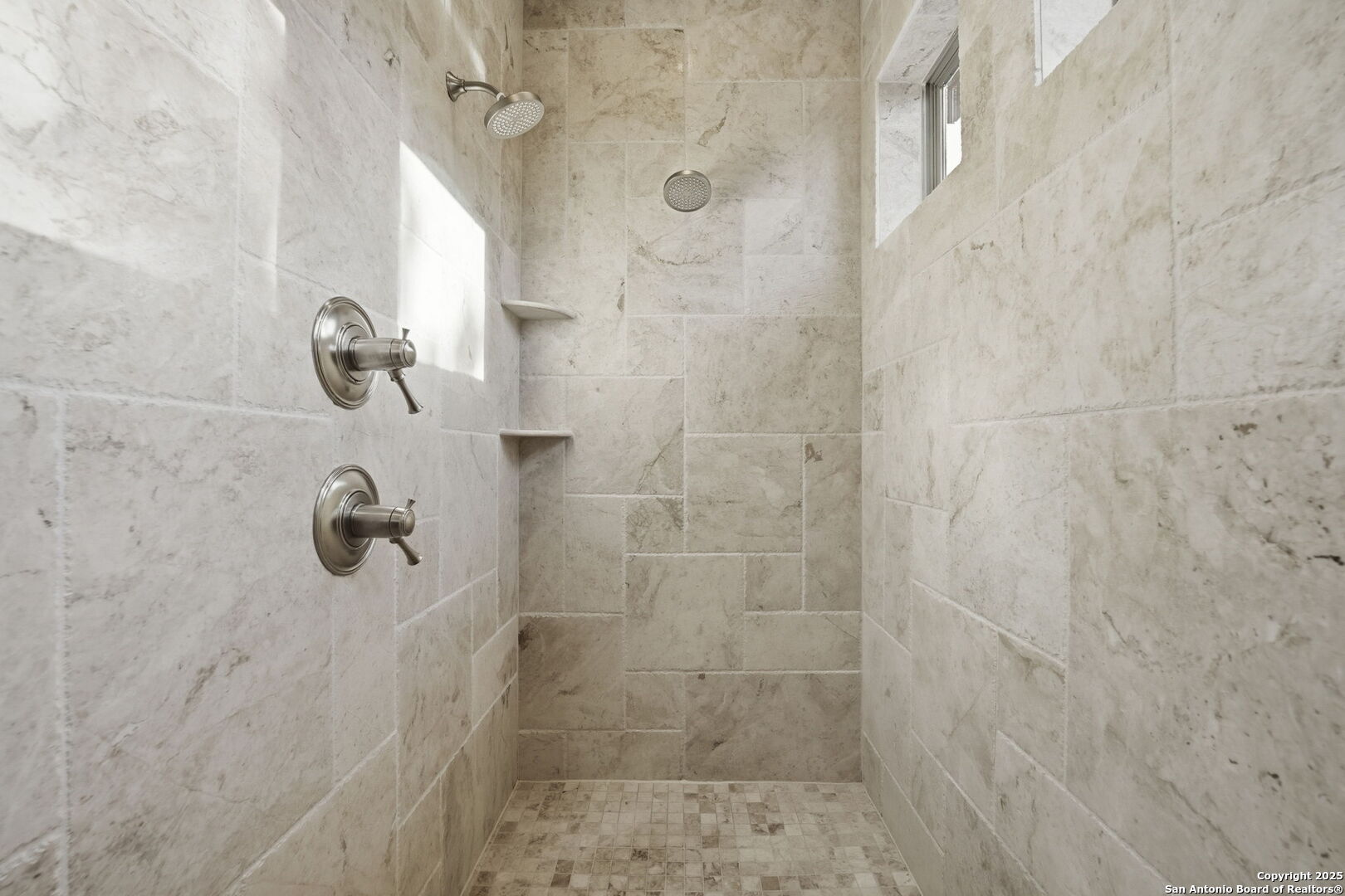 property viewer photo 22