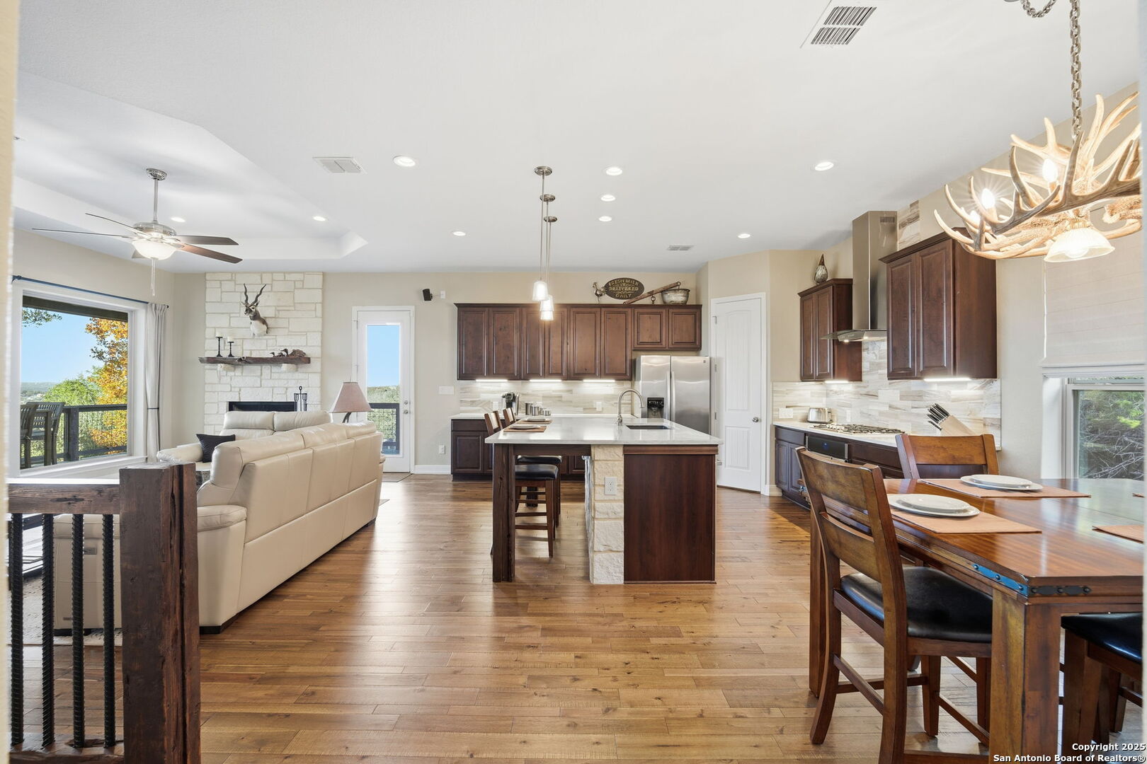 property viewer photo 5