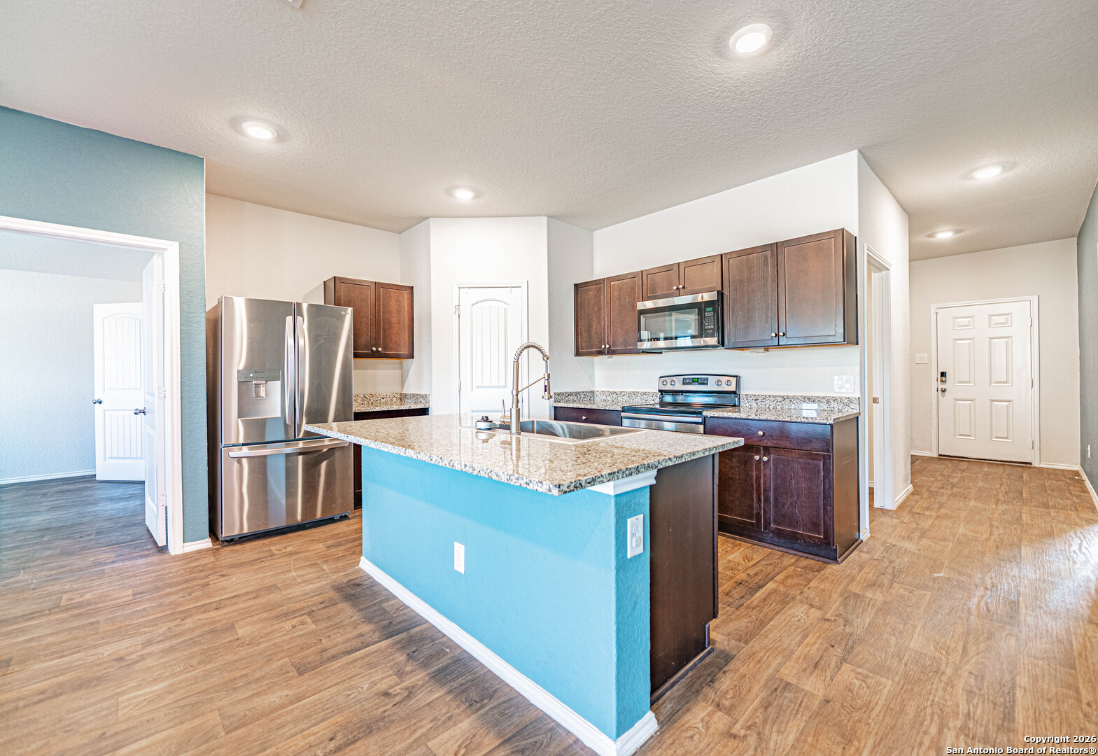 property viewer photo 1