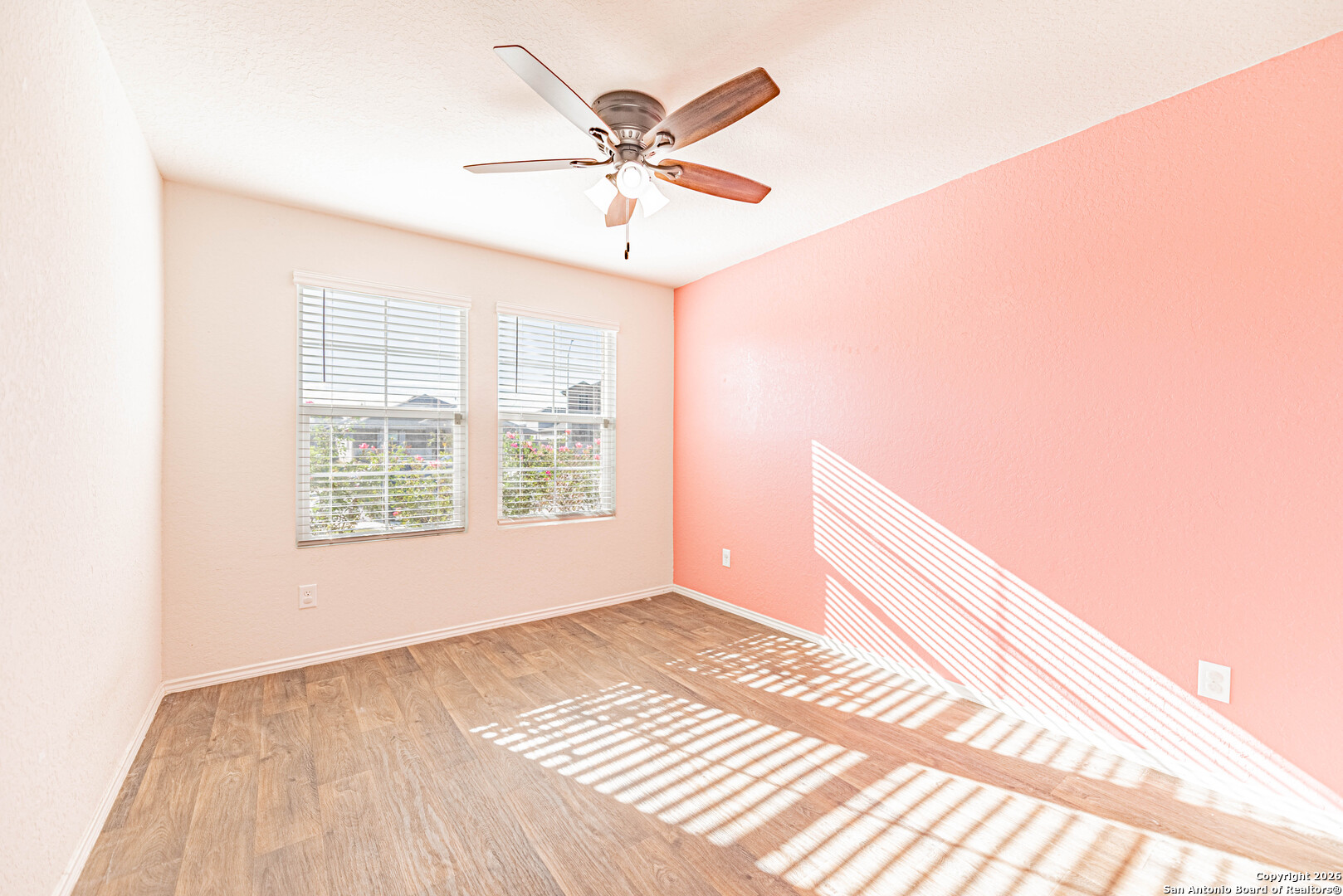 property viewer photo 10