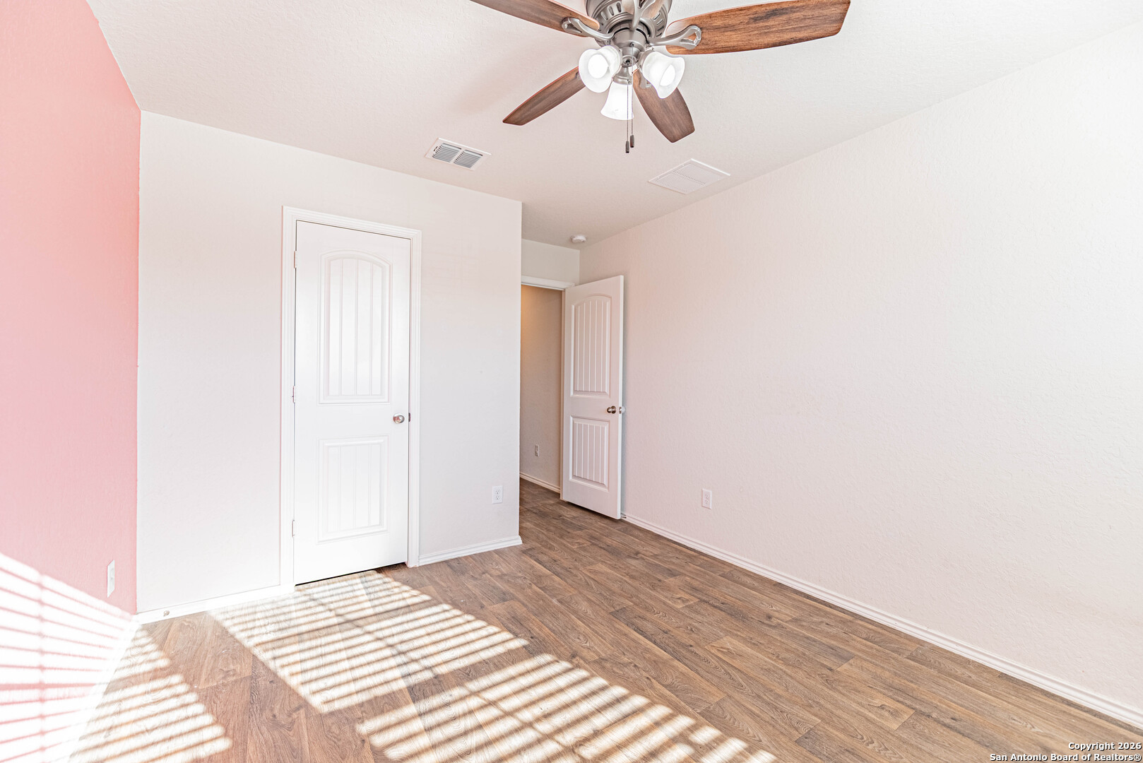 property viewer photo 11