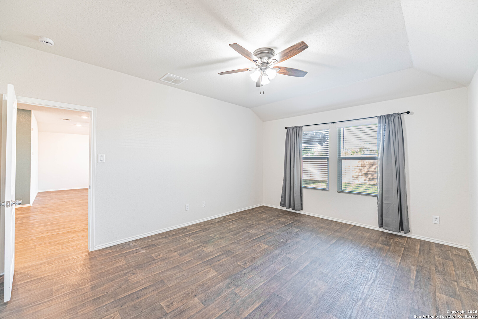 property viewer photo 17
