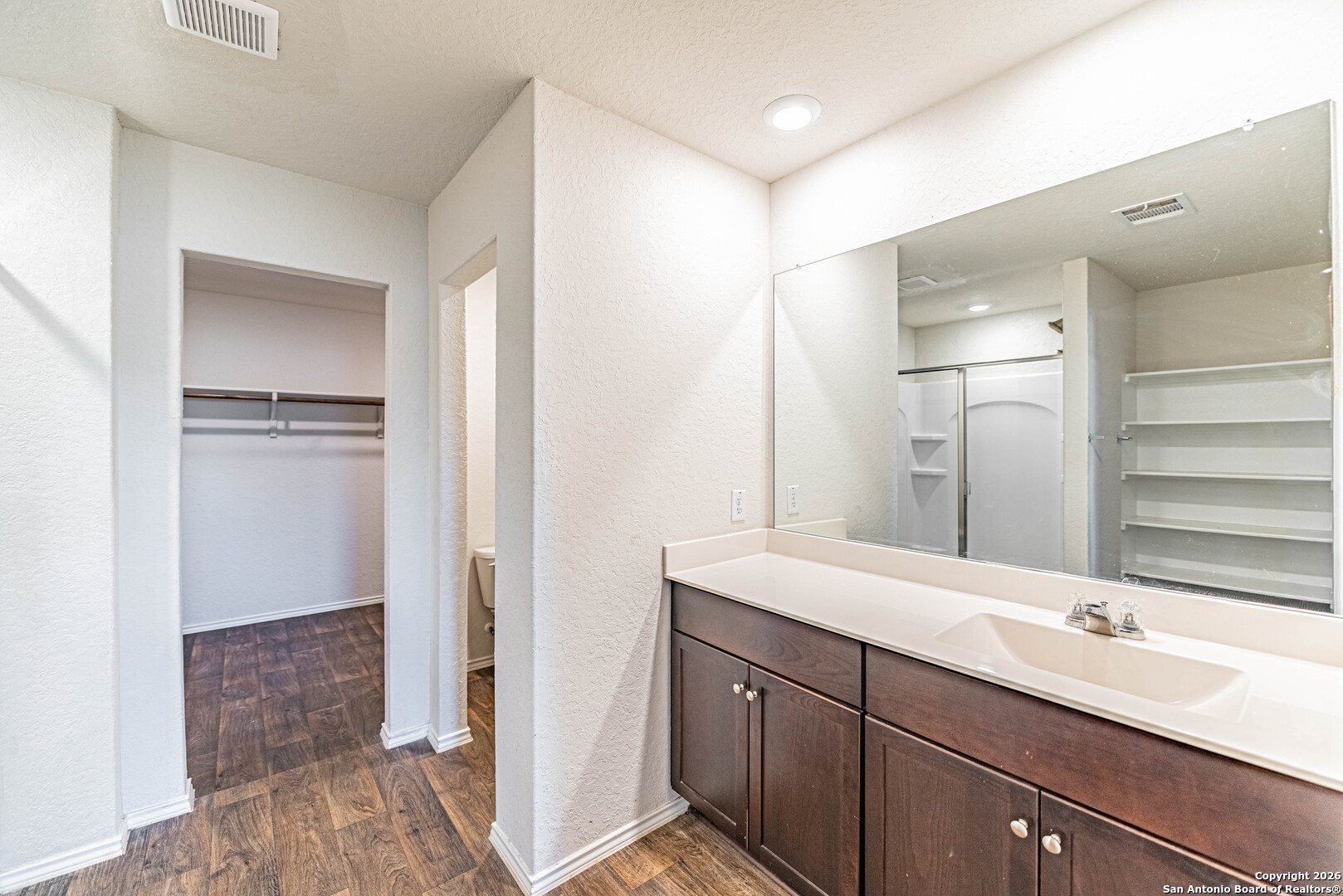 property viewer photo 18