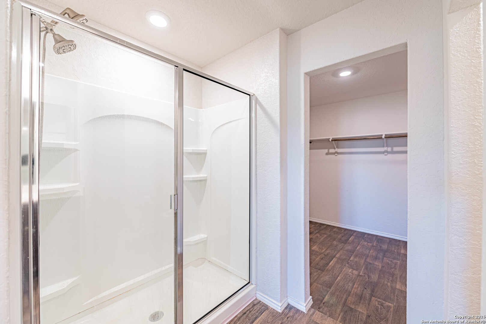 property viewer photo 19