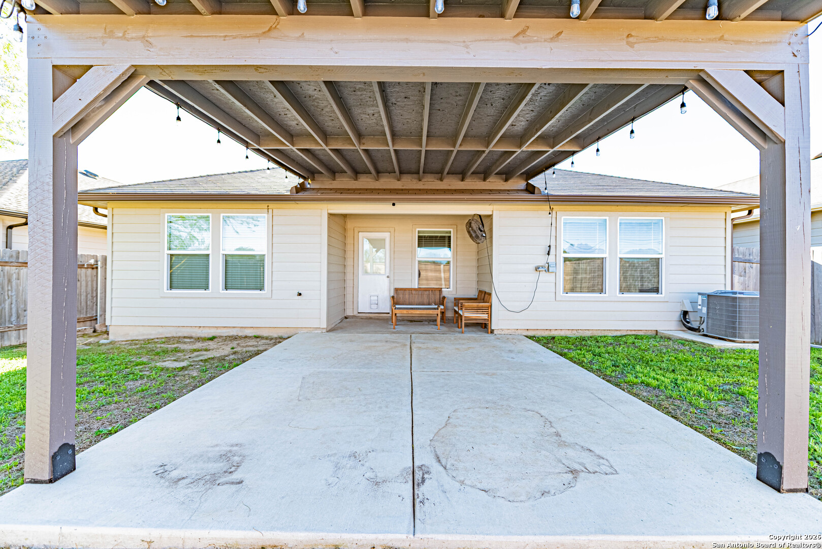 property viewer photo 26