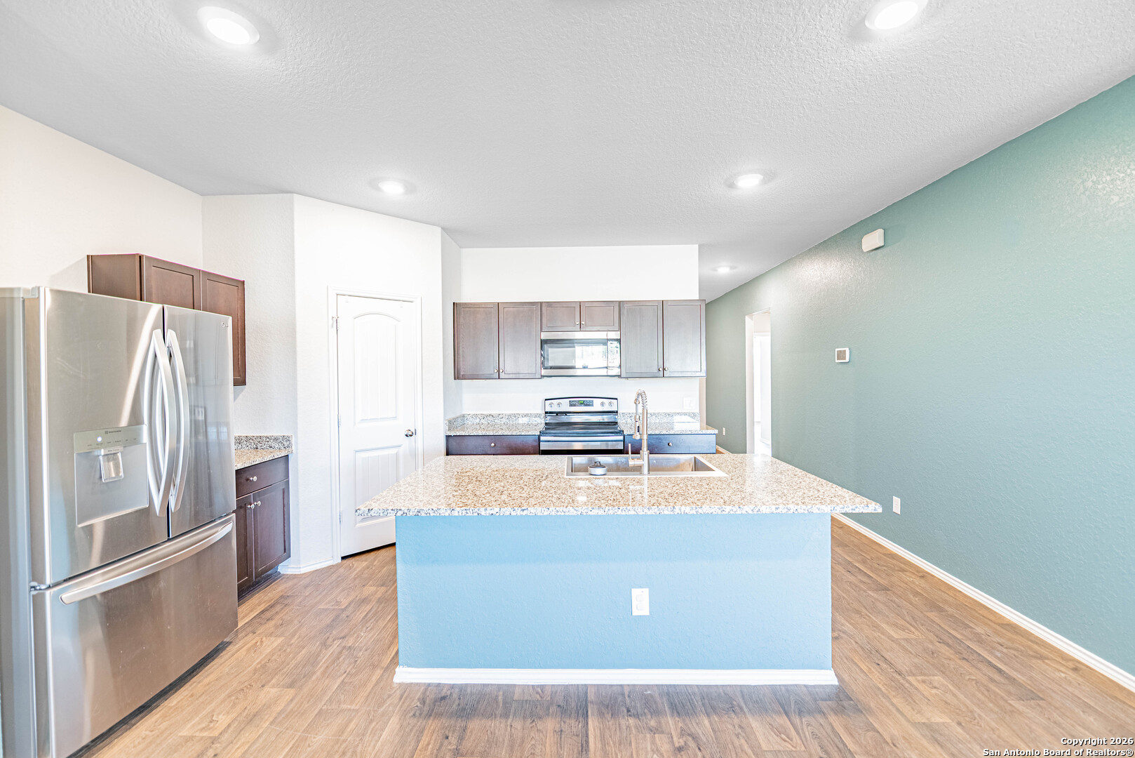 property viewer photo 5