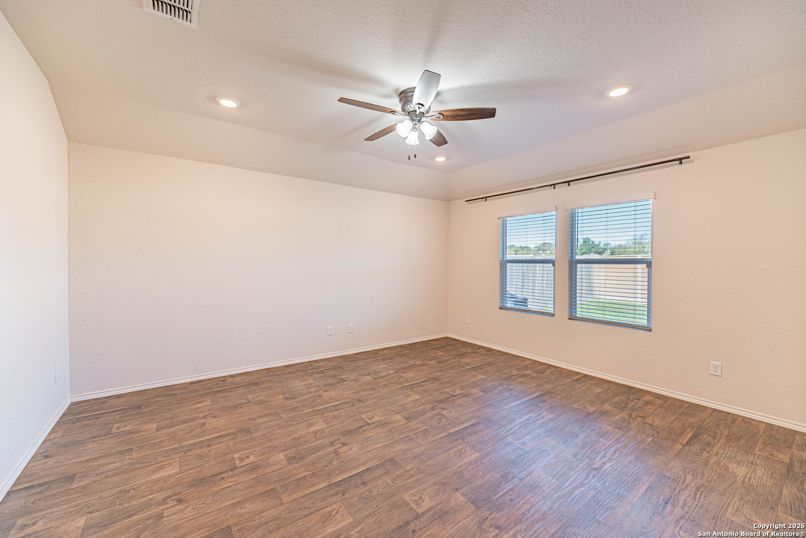 property viewer photo 8