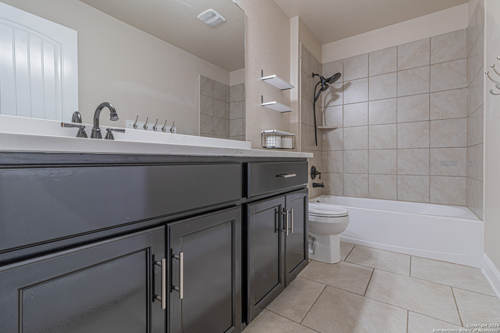 property viewer photo 16
