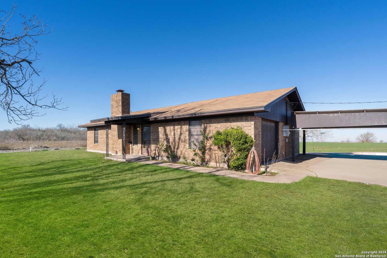 main property photo 4