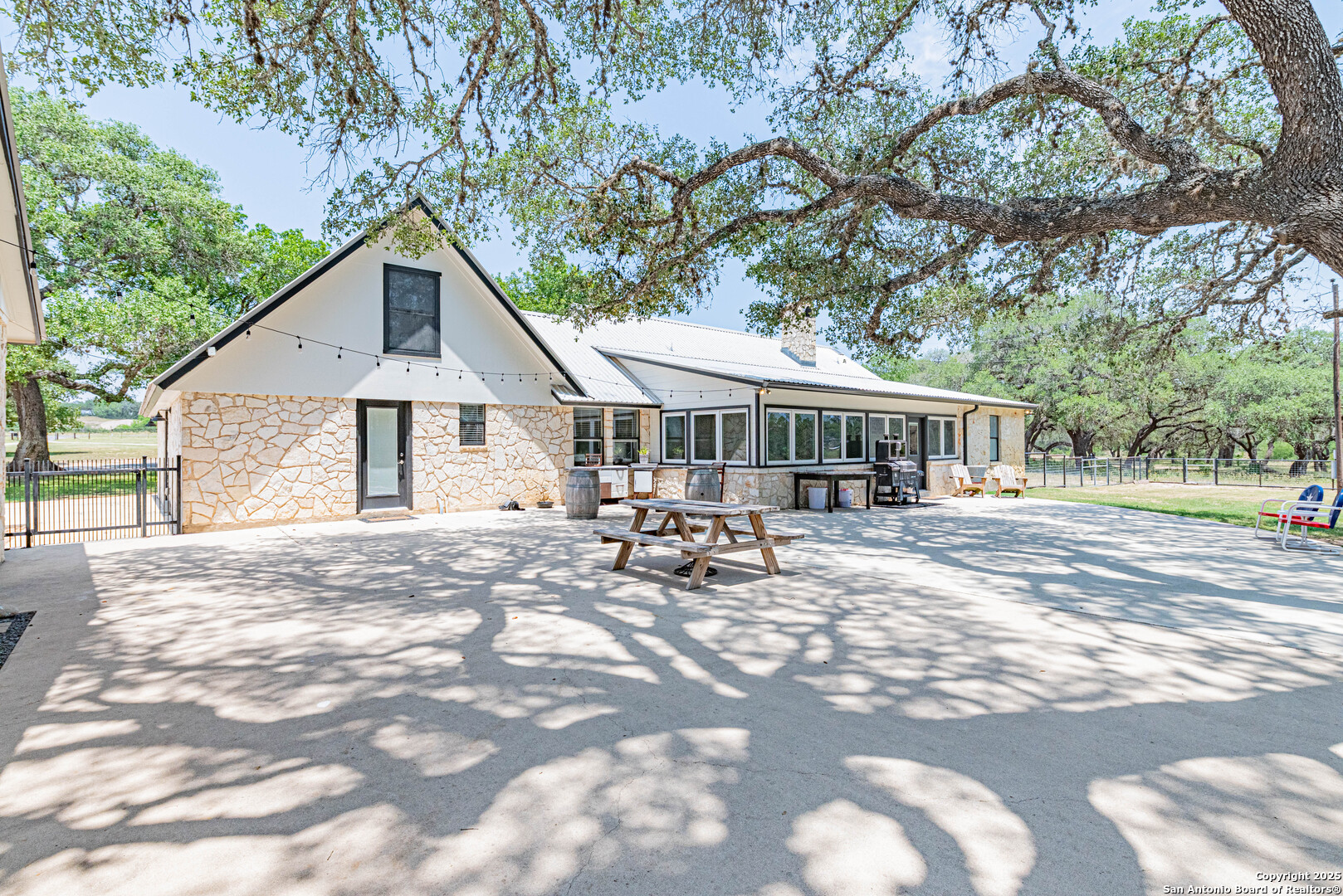 main property photo 49