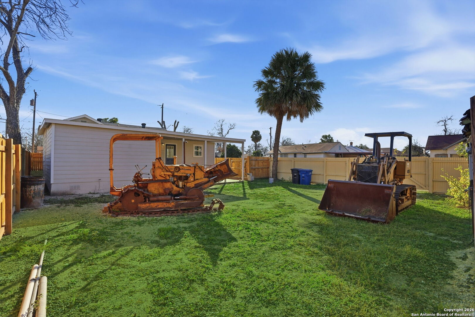 main property photo 23