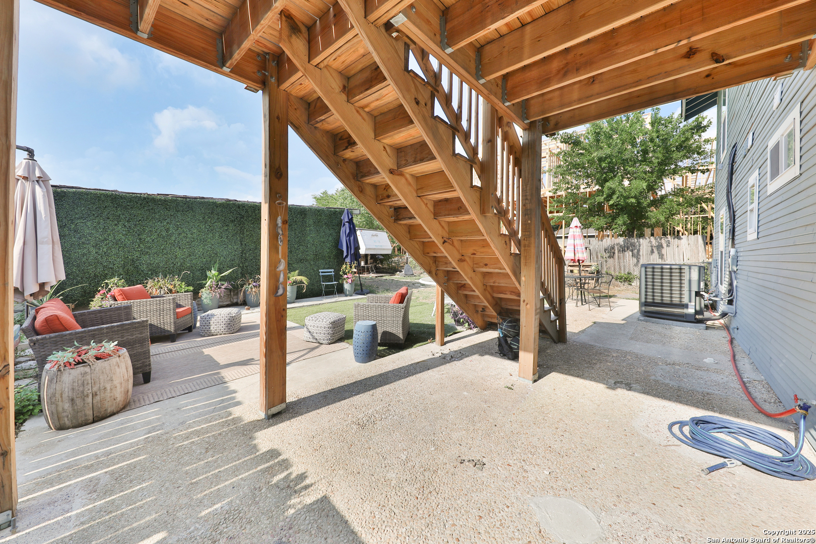 main property photo 17