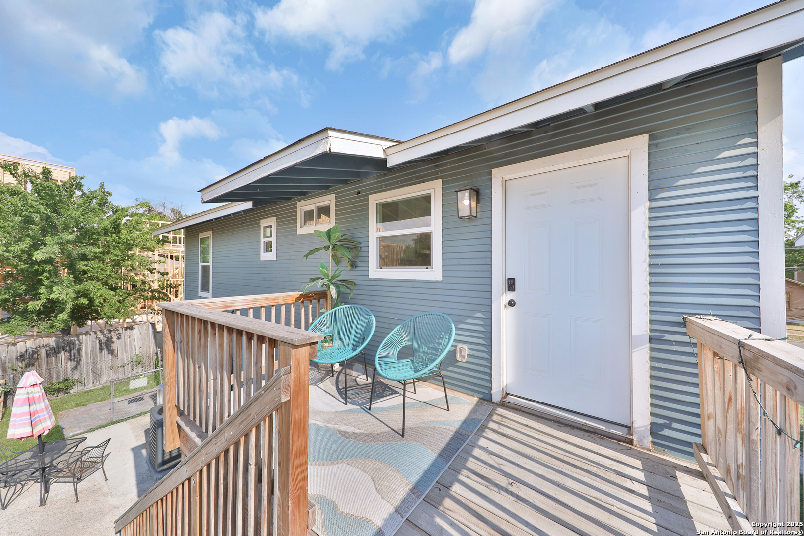 main property photo 40