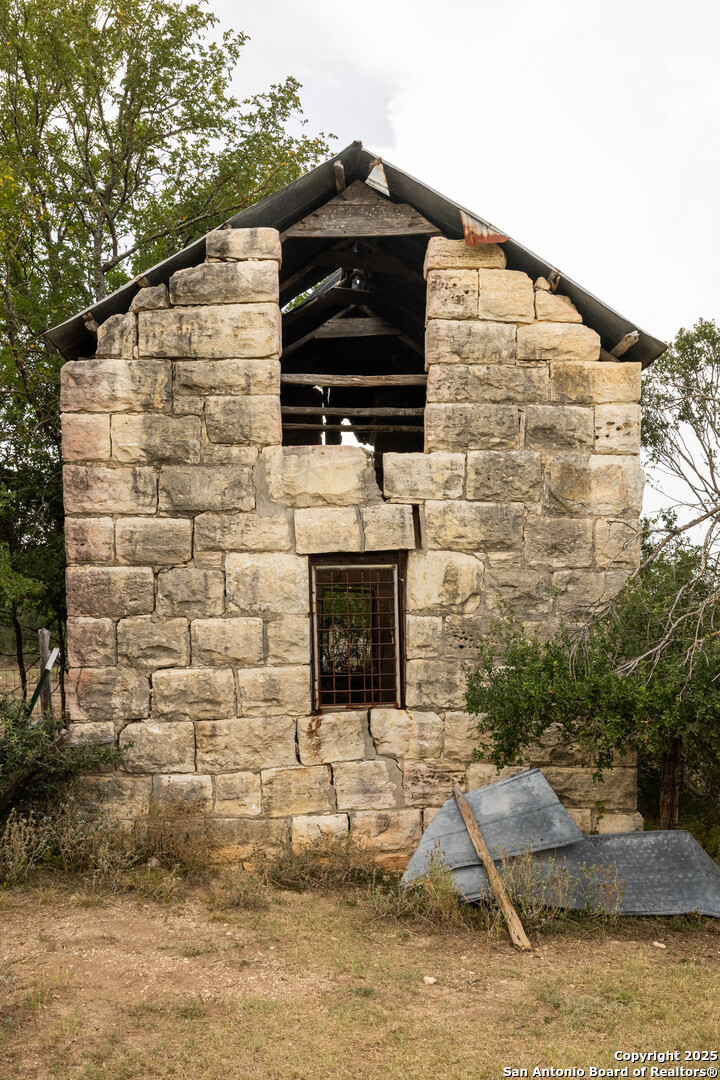 main property photo 35