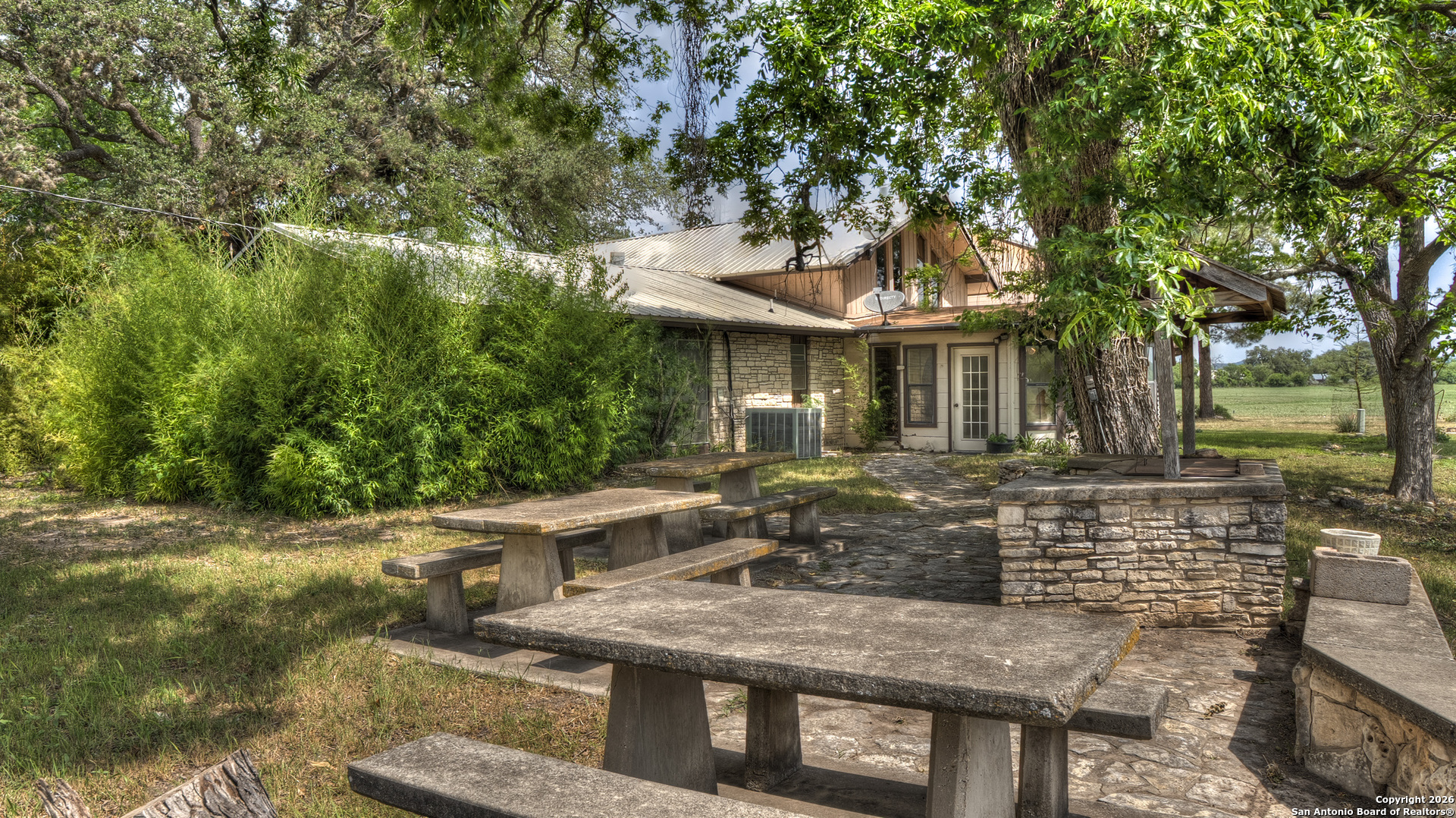 main property photo 6