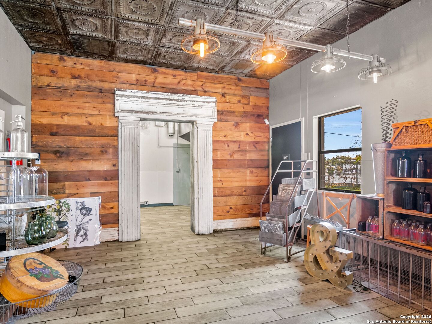main property photo 25