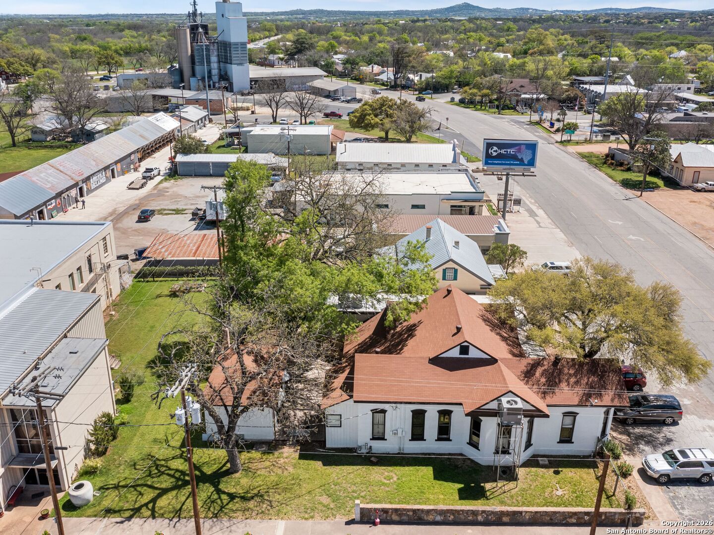 main property photo 37