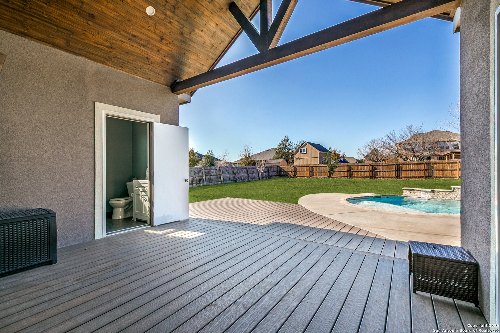 main property photo 25