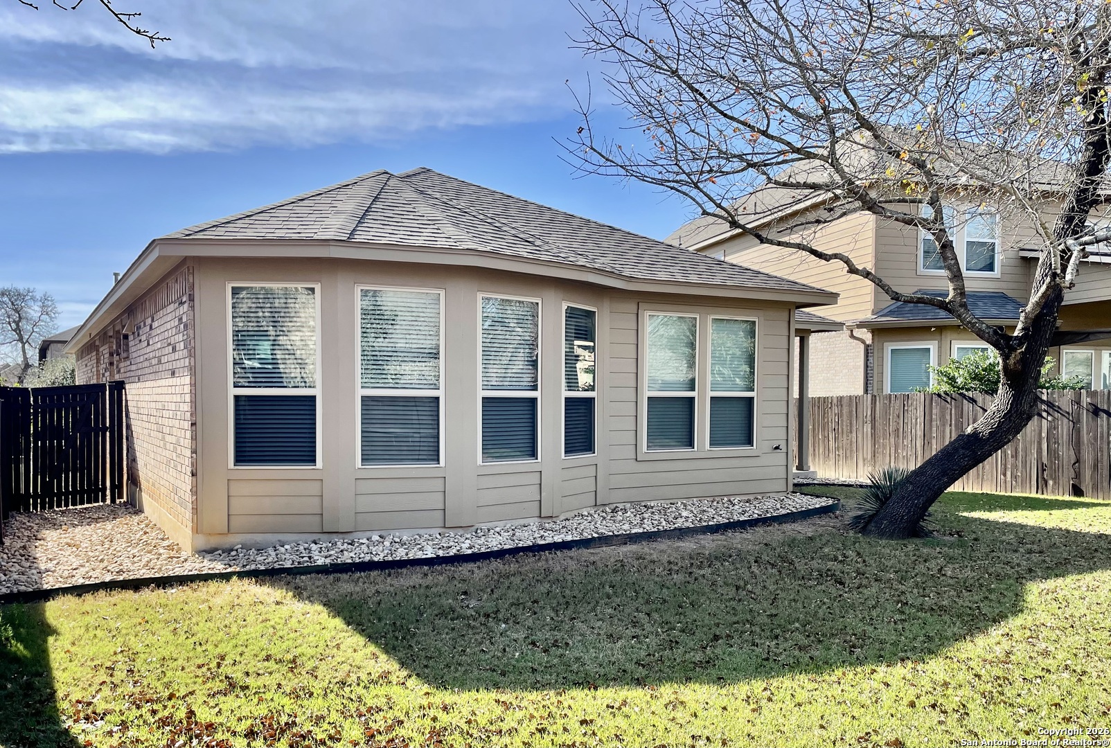 property viewer photo 25