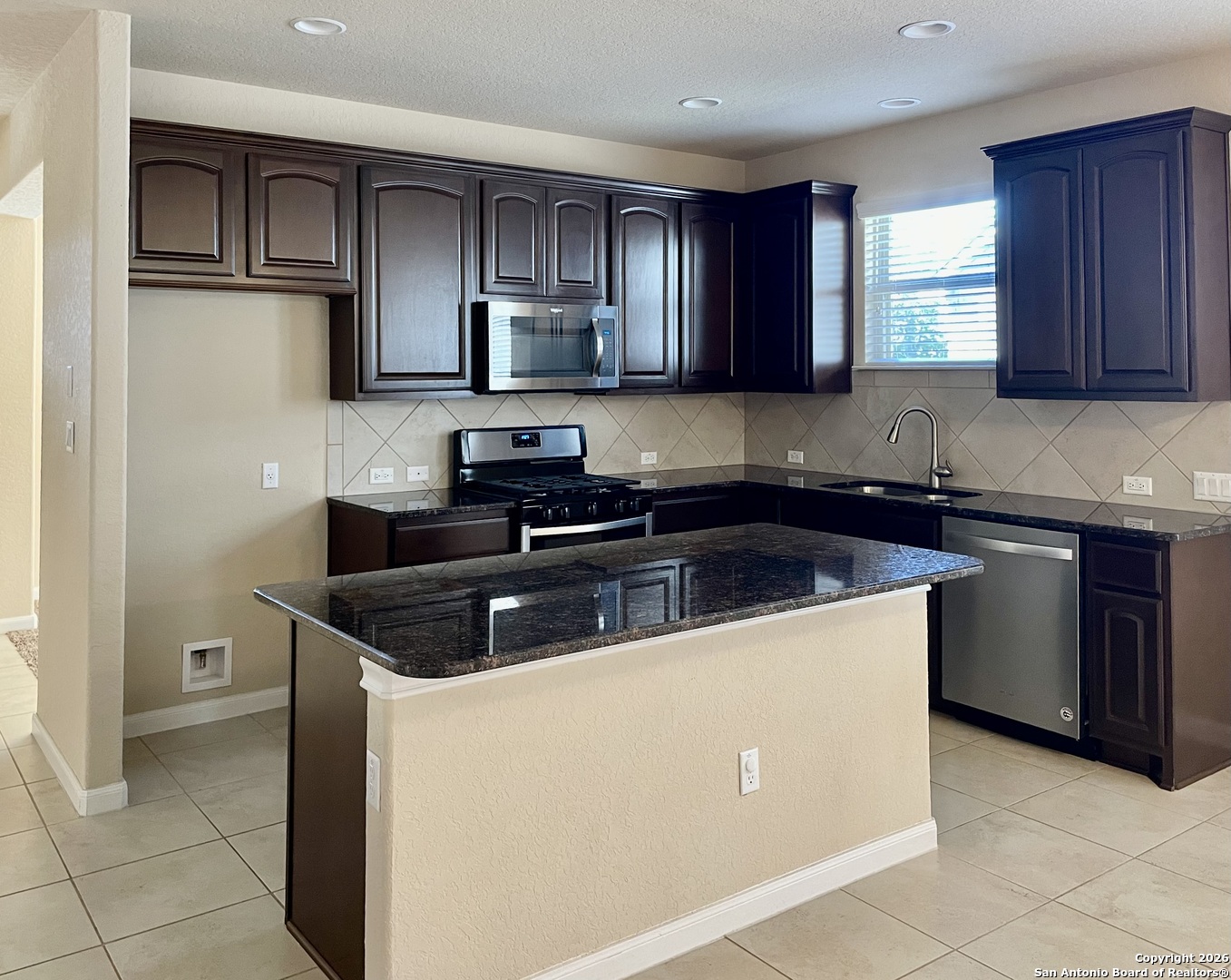 property viewer photo 4