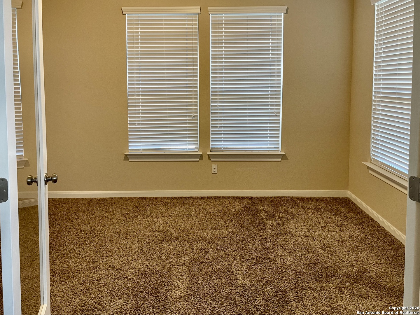 property viewer photo 7