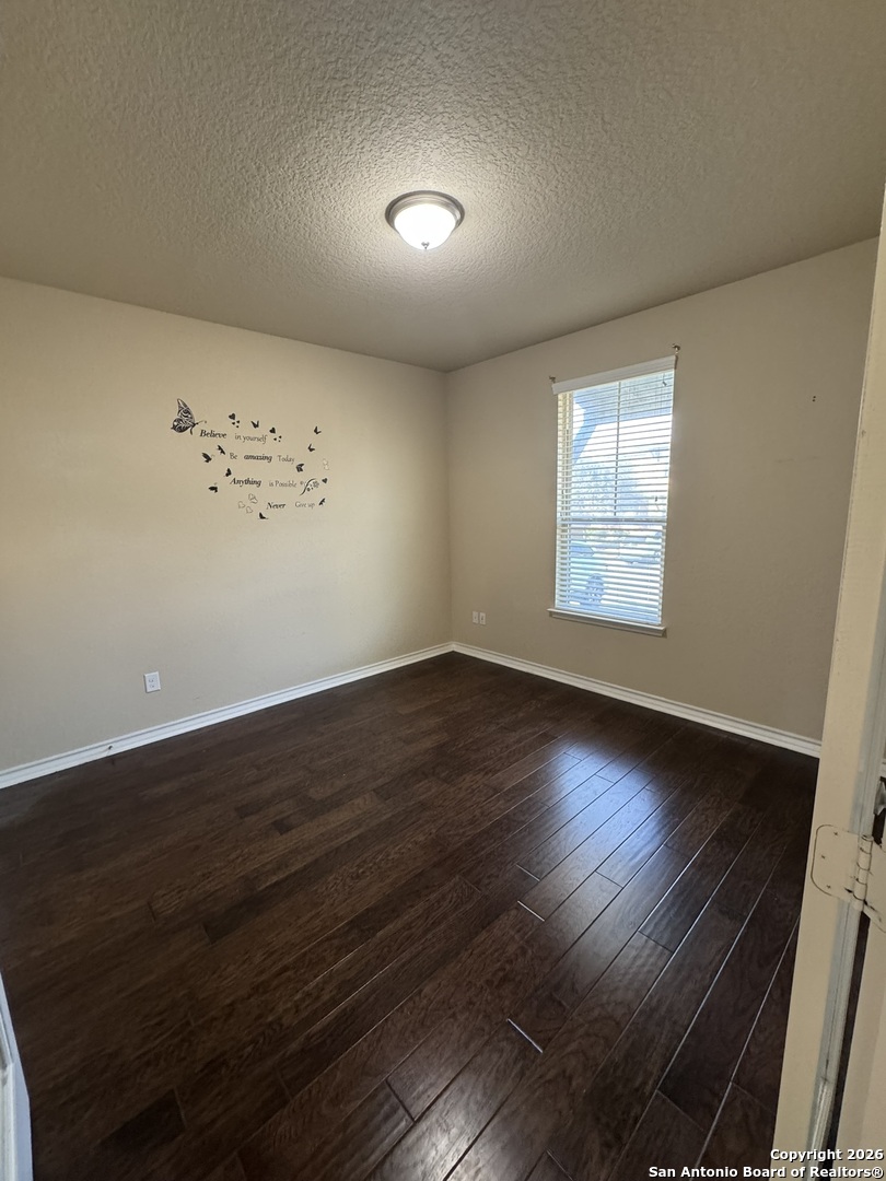 property viewer photo 4