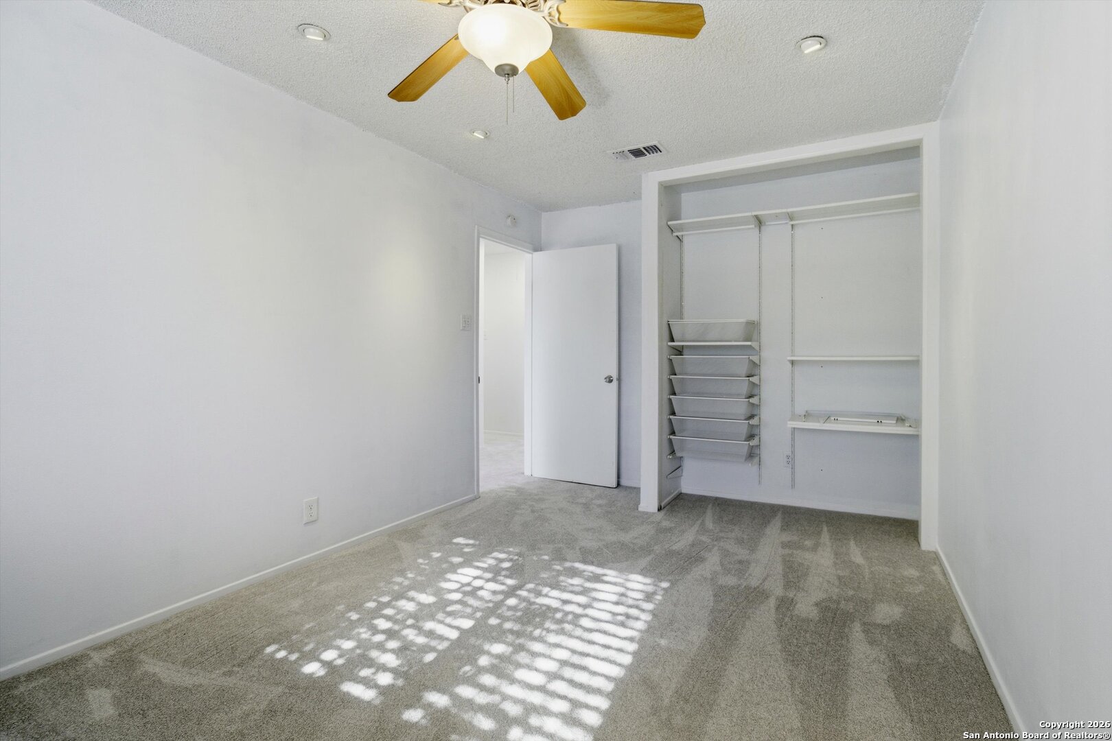 property viewer photo 12