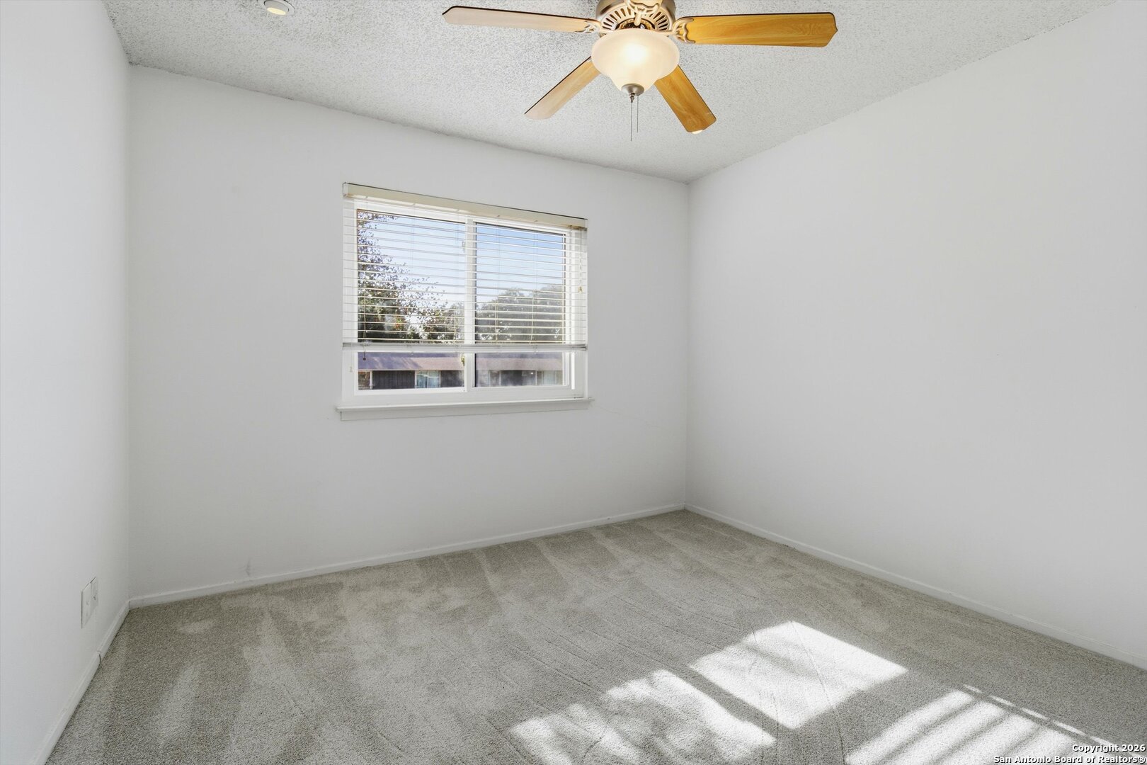property viewer photo 13